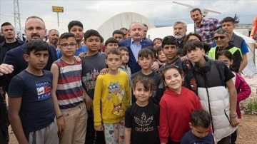 TBMM Başkanı Şentop, Hatay'da çadır kentte depremzedelerle iftar yaptı