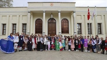 TBMM Başkanı Şentop TRT Uluslararası 23 Nisan Çocuk Şenliği için gelen çocukları kabul etti