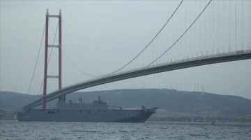 TCG Anadolu, Çanakkale Boğazı'ndan geçti