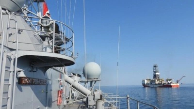 TCG Turgutreis fırkateyni, Yavuz ve Abd&uuml;lhamid Han sondaj gemilerine refakatini s&uuml;rd&uuml;r&uuml;yor