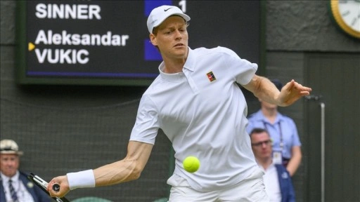 Tek erkeklerde dünya 1 numarası Sinner, Wimbledon'da çeyrek finale çıktı