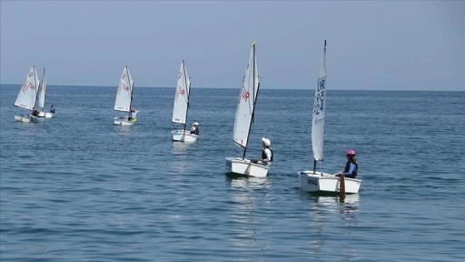 Tekirdağ'da sporcular mavi sularda milli takıma yelken açıyor