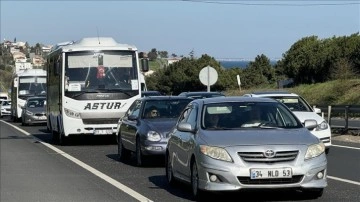 Tekirdağ-İstanbul kara yolunda bayram tatili yoğunluğu yaşanıyor