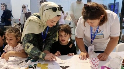 TEKNOFEST Mavi Vatan'da at&ouml;lyeye katılan &ccedil;ocuklar su roketi tasarladı