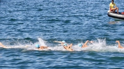 TEKNOFEST Mavi Vatan kapsamında "Sprint Y&uuml;zme Yarışı" d&uuml;zenlendi