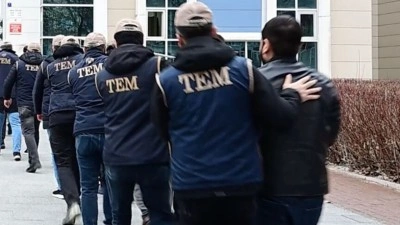Ter&ouml;r &ouml;rg&uuml;t&uuml; DEAŞ'a finansman sağladığı belirlenen 8 ş&uuml;pheli yakalandı
