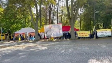 Terör örgütü PKK yandaşları Strazburg'daki Avrupa Konseyi önünde gösteri yaptı