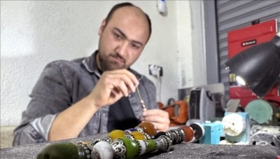 Tesbih meraklısı gen&ccedil;, at&ouml;lyeye &ccedil;evirdiği garajında hobisini ustalığa d&ouml;n&uuml;şt&uuml;rd&uuml;