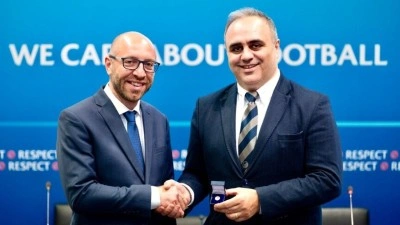TFF Y&ouml;netim Kurulu &Uuml;yesi Ak&uuml;z&uuml;m, UEFA Gen&ccedil;lik ve Amat&ouml;r Futbol Komitesi Toplantısı'na katıldı