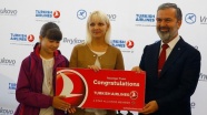 THY'nin bir milyonuncu misafiri Antalya'ya uçtu