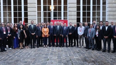Ticaret Bakanı Bolat, Paris'te T&uuml;rk iş insanlarıyla g&ouml;r&uuml;şt&uuml;