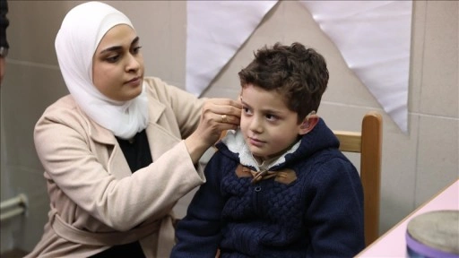 TİKA, Şam'da işitme engelli 63 çocuğa işitme cihazı dağıttı