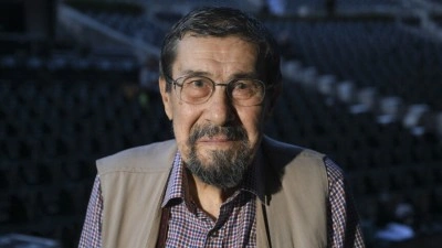 Tiyatroya adanmış bir &ouml;m&uuml;r: Zihni G&ouml;ktay