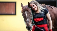 TJK fark yaratan emekçi kadınları atlarla fotoğrafladı