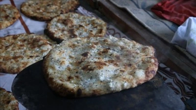 Tokat'ın Artova il&ccedil;esindeki evlerde "bayram &ccedil;&ouml;reği" geleneği yaşatılıyor