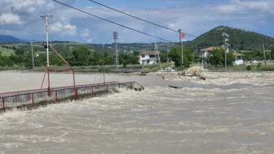 Tokat'ın Erbaa il&ccedil;esinde taşkın nedeniyle tarım alanlarını su bastı