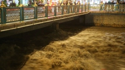 Tokat'ta Yeşilırmak Nehri'nin su seviyesi y&uuml;kseldi