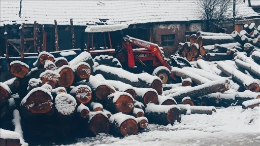 Tokat ve Van'ın ilçelerindeki yüksek kesimlere kar yağdı﻿﻿