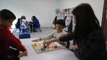 Tokat'a gelen depremzede çocuklar yaşadıklarını etkinliklerle aşmaya çalışıyor