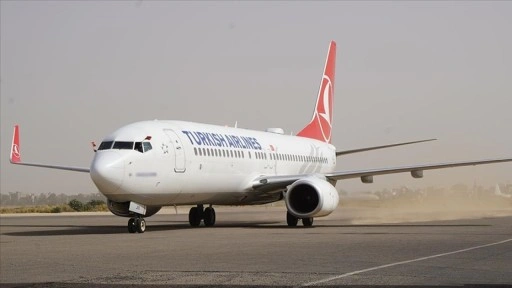 Trablus'tan ayrılan Türk vatandaşlarını taşıyan ilk uçak İstanbul'a geldi