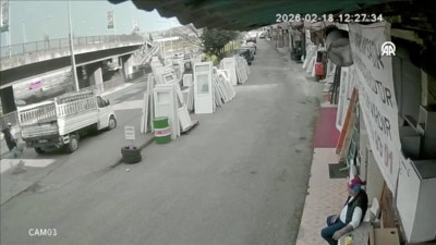 Trabzon'da sahipsiz k&ouml;peğin kovaladığı &uuml;niversite &ouml;ğrencisine otob&uuml;s &ccedil;arptı