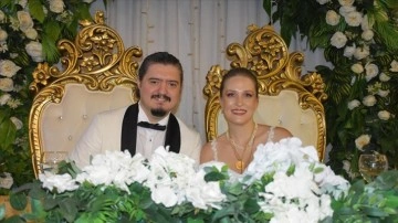 Trabzon'da piyanist gelin ve opera sanatçısı damat düğünlerinde sahne aldı