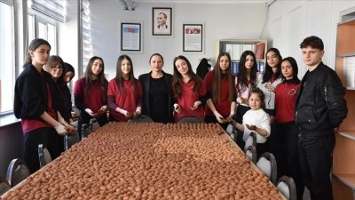 Trabzonlu lise &ouml;ğrencilerinin hazırladığı tohum topları doğaya nefes olacak
