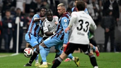 Trabzonspor, Beşiktaş'ı deplasmanda 2-1 mağlup etti
