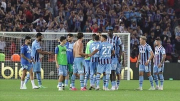 Trabzonspor evinde Beşiktaş'ı 3-0 yendi