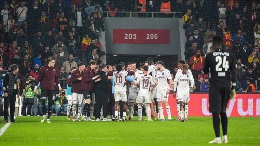 Trabzonspor, Göztepe'yi deplasmanda 2-1 yendi