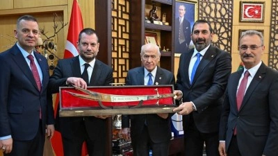 Trabzonspor Kul&uuml;b&uuml; Başkanı Doğan, MHP Genel Başkanı Bah&ccedil;eli'yi ziyaret etti