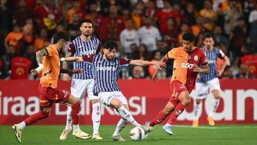 Trabzonspor, sezonu lig şampiyonunun tarihi farkla gerisinde tamamladı