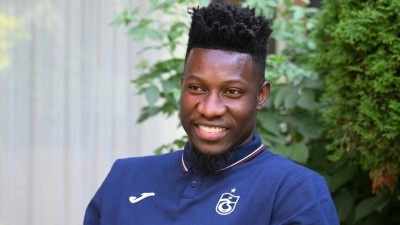 Trabzonspor'un deneyimli kalecisi Onana'dan Fatih Tekke &ouml;vg&uuml;s&uuml;