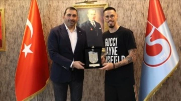 Trabzonspor'dan, futbolu bırakan Marek Hamsik'e teşekkür plaketi