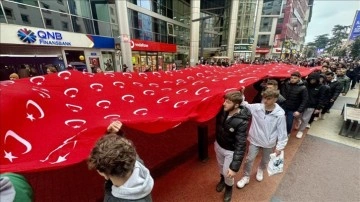 Trabzonsporlu taraftarlar teröre tepki yürüyüşü düzenledi