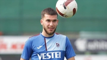 Trabzonspor'un sağ bek oyuncusu Mehmet Can Aydın, formayı bırakmak istemiyor