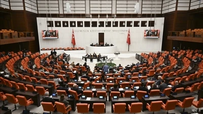 Trafik cezalarının artırılmasına y&ouml;nelik d&uuml;zenlemeleri de i&ccedil;eren kanun teklifi, TBMM Genel Kurulunda kabul edildi