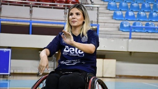 Trafik kazasıyla engelli kalan Azra, basketbolla hayata tutundu