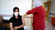Trakya&#039;da sağlık çalışanlarının eşlerine Kovid-19 aşısı yapılmaya başlandı