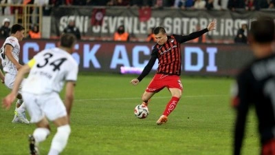 1. Lig play-off'ta Sipay Bodrum FK'yi 2-0 yenen Arca &Ccedil;orum FK finalde Esenler Erokspor'un rakibi oldu