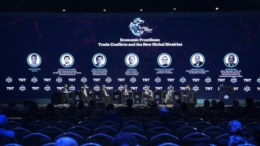 TRT World Forum 2025'te dünyadaki ticaret çatışmaları ve yeni küresel rekabet alanları ele alın
