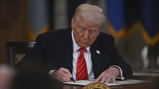 Trump, ABD'nin Suriye'ye yaptırımlarını sonlandıran başkanlık kararnamesini imzaladı
