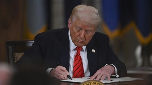 Trump, çelik ve alüminyum tarifelerinin yüzde 50'ye çıkarılmasına dair kararnameyi imzaladı
