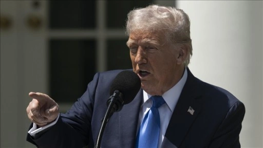 Trump, göçmenlerin "ABD dışına ücretsiz uçuş" yapmalarına izin veren kararnameyi imzaladı