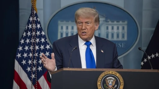 Trump, Hamaney'in açıklamasının ardından İran'a yaptırımların hafifletilmesi çalışmalarını durdurdu