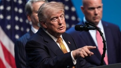 Trump: İran'a y&ouml;nelik b&uuml;y&uuml;k &ccedil;aplı saldırılar konusunda hen&uuml;z bir karar vermedim