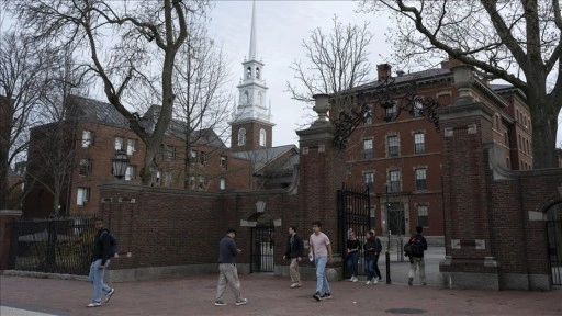 Trump'tan Harvard Üniversitesine yabancı öğrencilerin vizeleri konusunda kısıtlama kararı