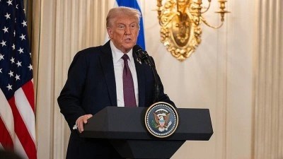 Trump'tan İran'la savaşın sona ermesini &ouml;ng&ouml;ren "savaş yetkileri" tasarısının ka