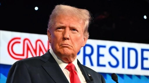 Trump, Warner Bros. Discovery'nin satışı sürecinde "CNN'in satılması gerektiğini&quot