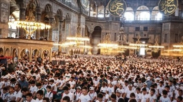 TÜGVA 'Yaz Okulu Buluşması' Ayasofya-i Kebir Camisi'nde yapıldı